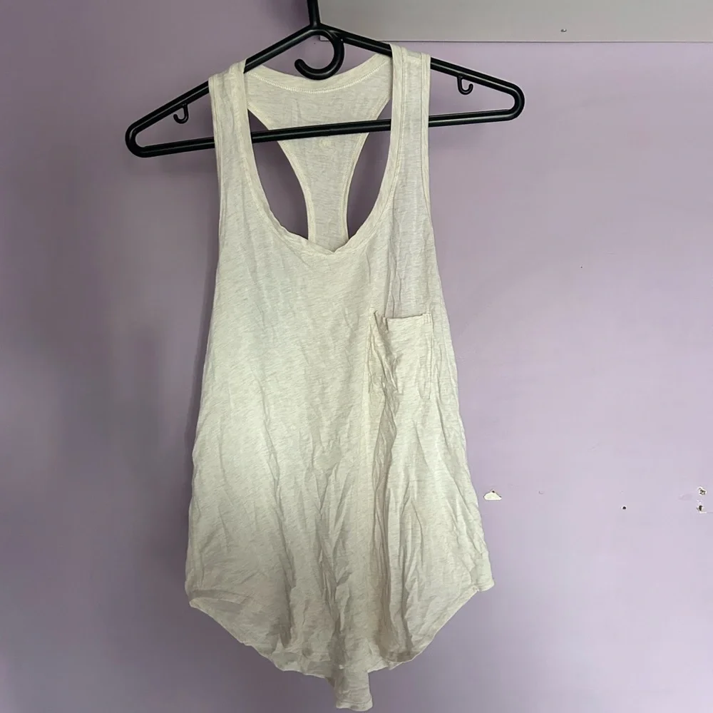 Lululemon Yogi Racer Back - Picture 4 of 4